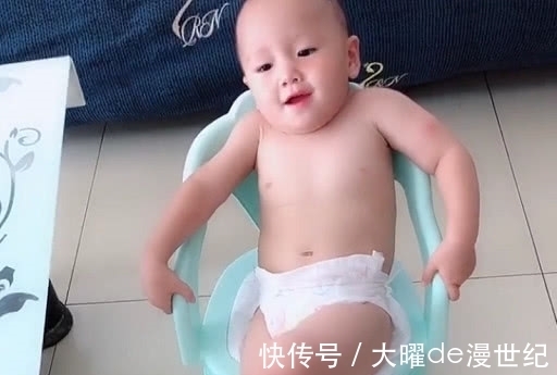 脚丫子|“大老板宝宝”享受惬意生活,果然穿尿不湿的都是“大爷”