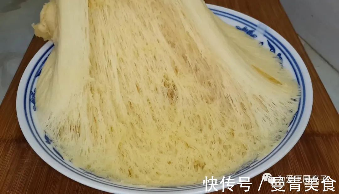 红豆面包|家常红豆面包做法，两勺卷一卷，松软香甜又解馋，学会都能开店了
