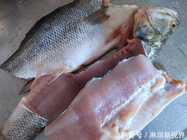 省事|鱼刺卡在喉咙里别再喝醋,教你一招,让鱼刺自己跑出来,省事