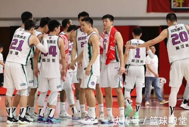 长春|山东正式放弃2将出征长春,1细节证明宫鲁鸣对于丁彦雨航的青睐!
