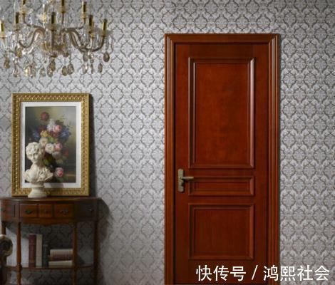 装修|家里装修工人这样给你安装木门,别验收先,赶紧让他返工