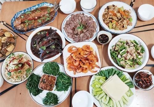 干豆腐|周末,家里来客人,做了一桌家常下酒菜,东北人看了肯定会流口水