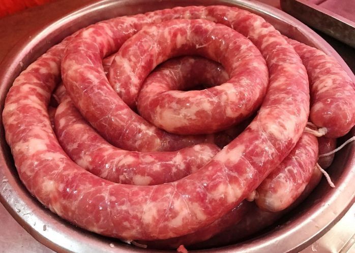 灌香肠别胡乱加调料,这一点很重要,教你做法,咸度合适味道正宗