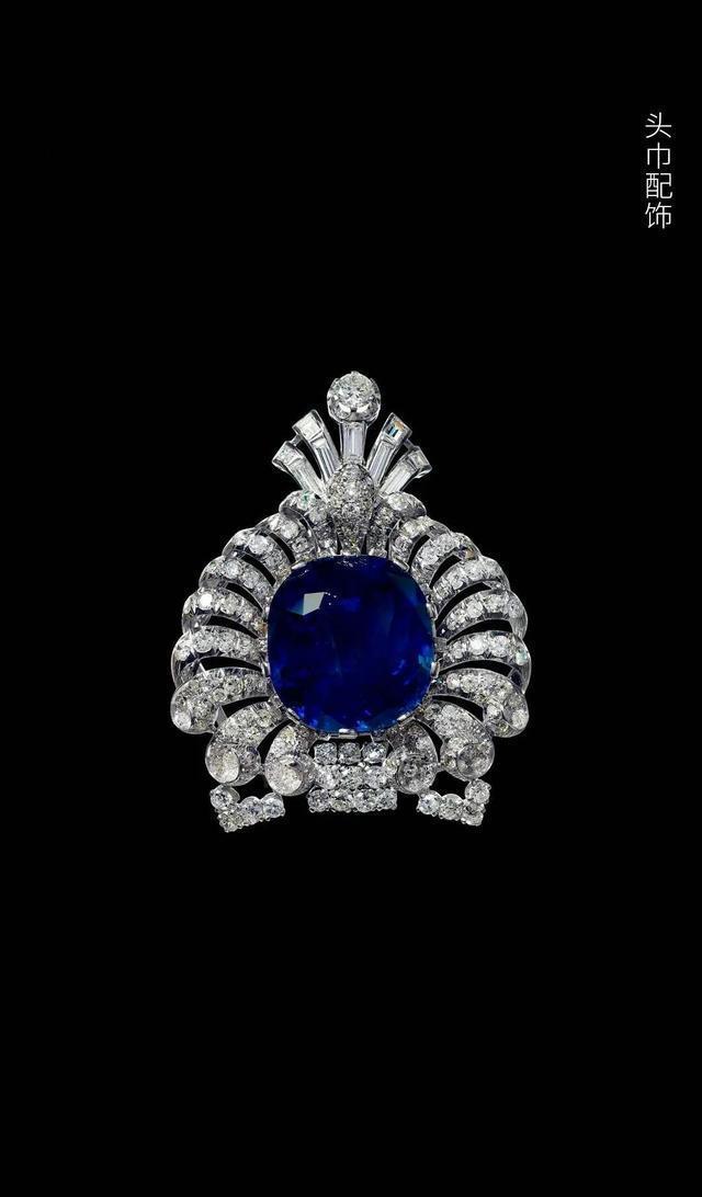 印度的珠宝首饰琳琅满目,从项链到头饰通通美丽又奢华