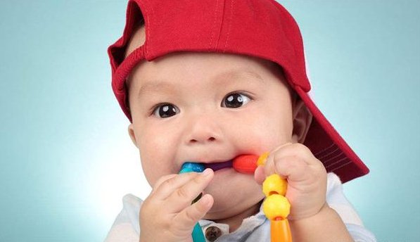 牙齿|怎么帮助宝宝轻松度过长牙期