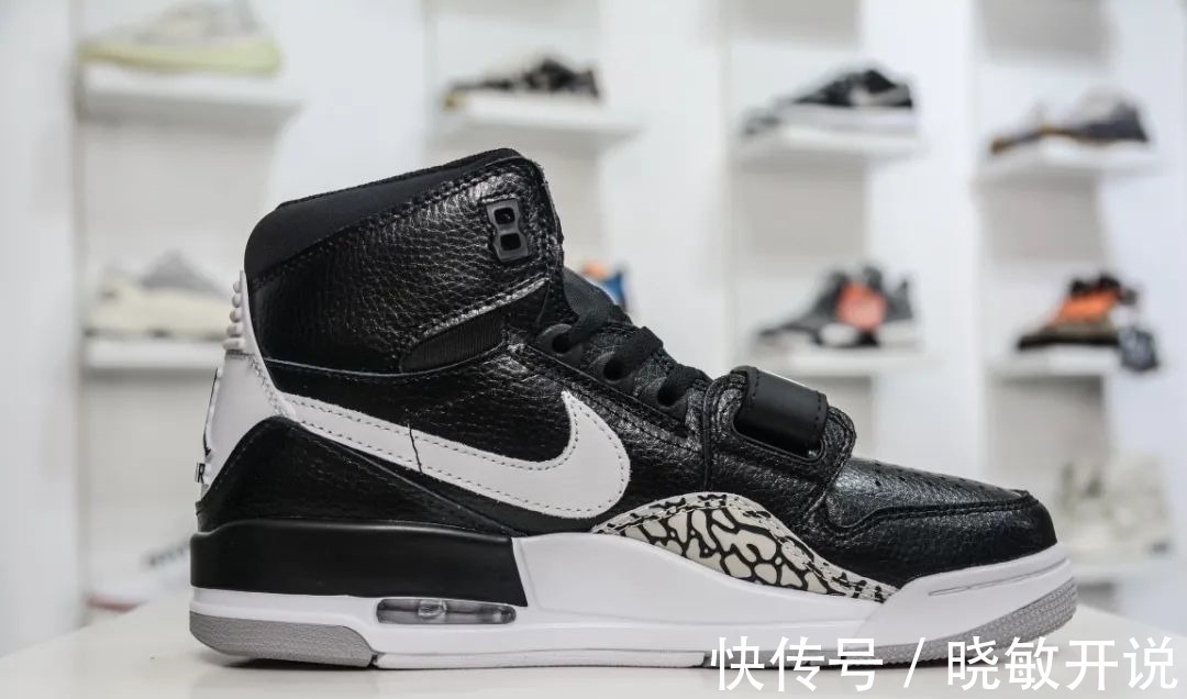 上脚 设计新颖,Air JordanLegacy 黑白经典配色,潮人上脚款!
