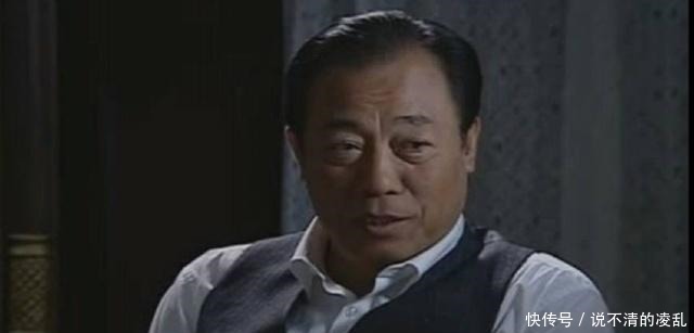 余则成|潜伏穆连成为何敢于光明正大溜走,他提前知道了这两件事!