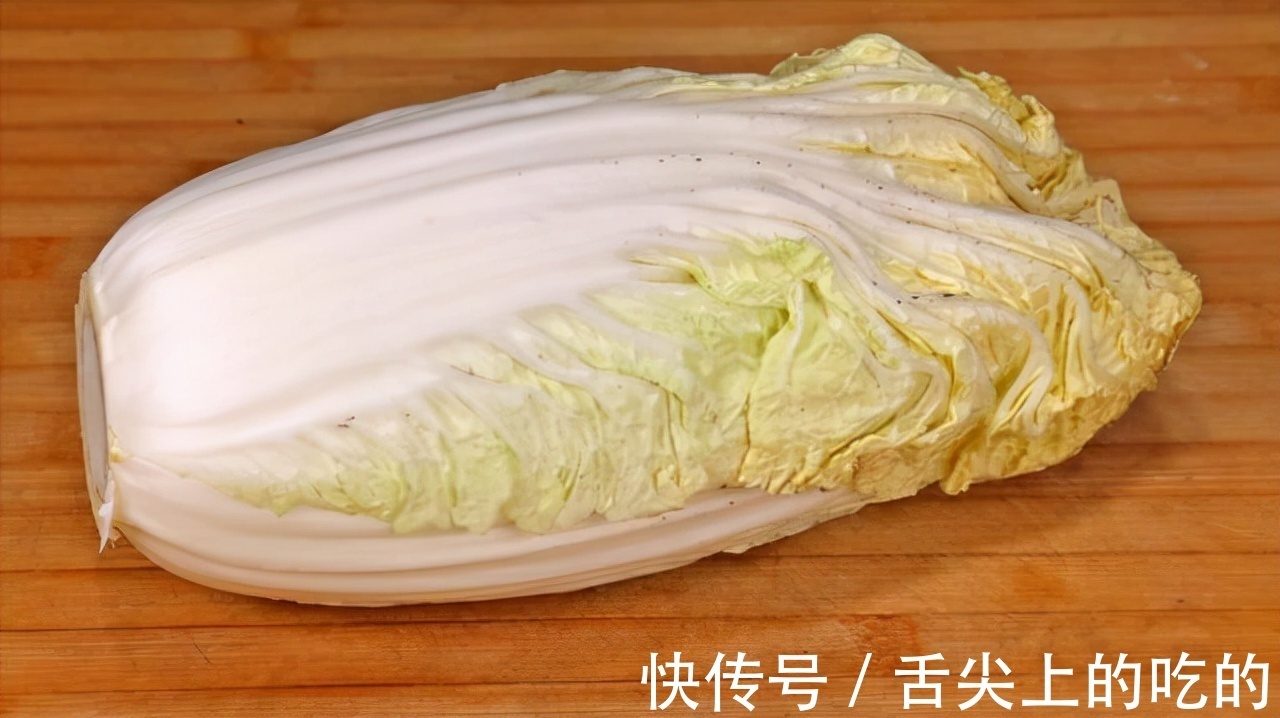 白菜最过瘾的吃法，不煮不炖不凉拌，学会这种做法，比吃肉还香