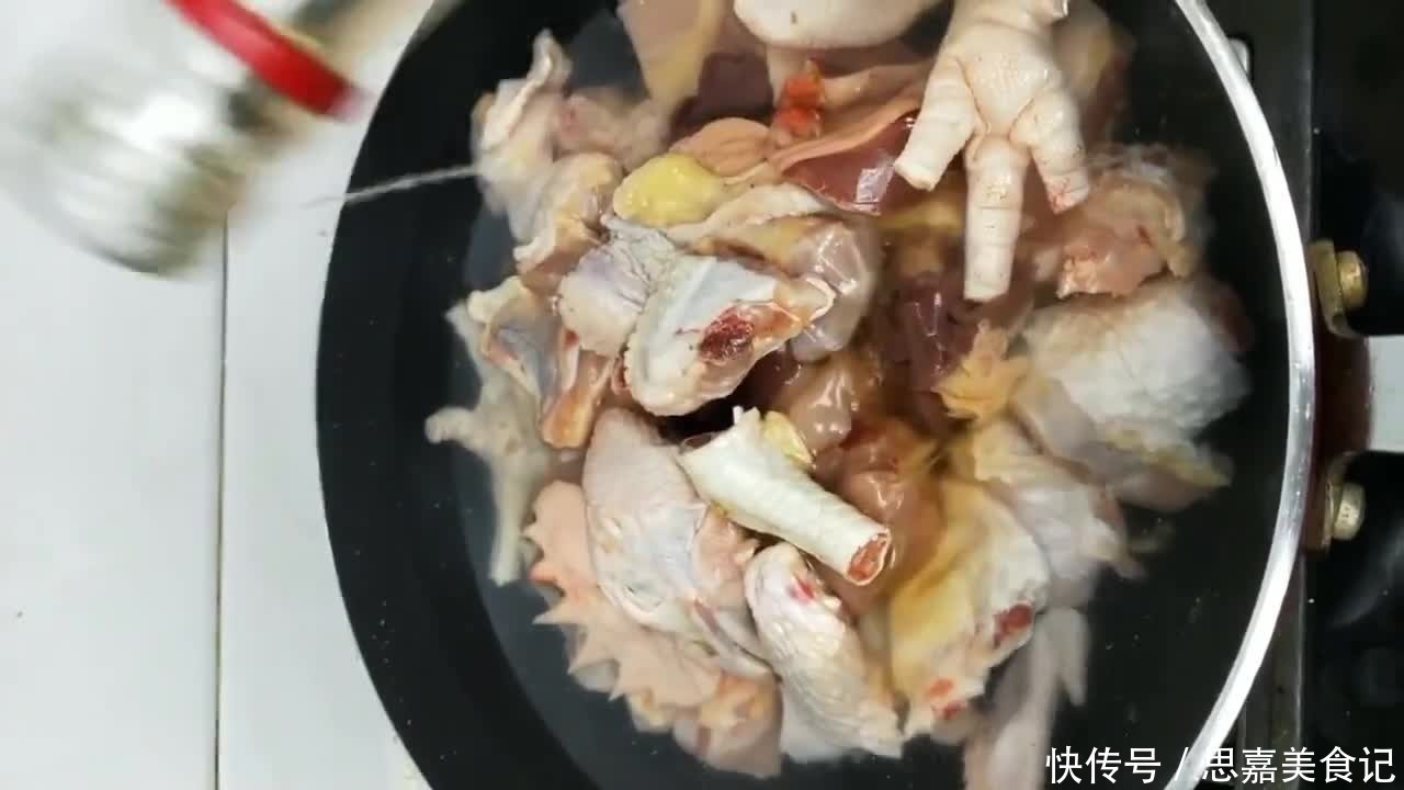  鲜美|鸡肉怎么做好吃青椒炒鸡，滑嫩鲜美香而不腻，做法简单零失败！