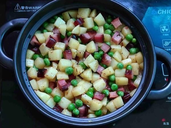 朋友圈|1人食晚餐,才10元钱,直接锅里一焖,发朋友圈,朋友放着我来