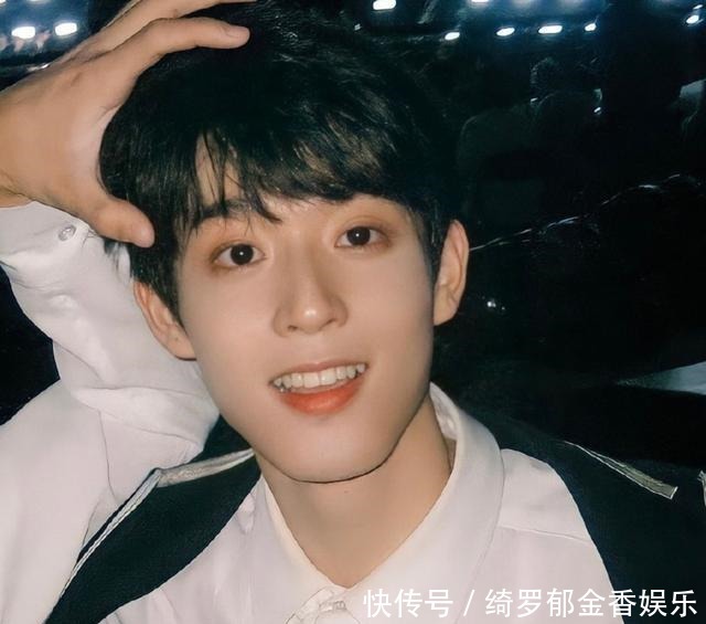 龚俊|张哲瀚让龚俊为他打call,赵薇是他老板,他还和关晓彤傅菁拍过戏