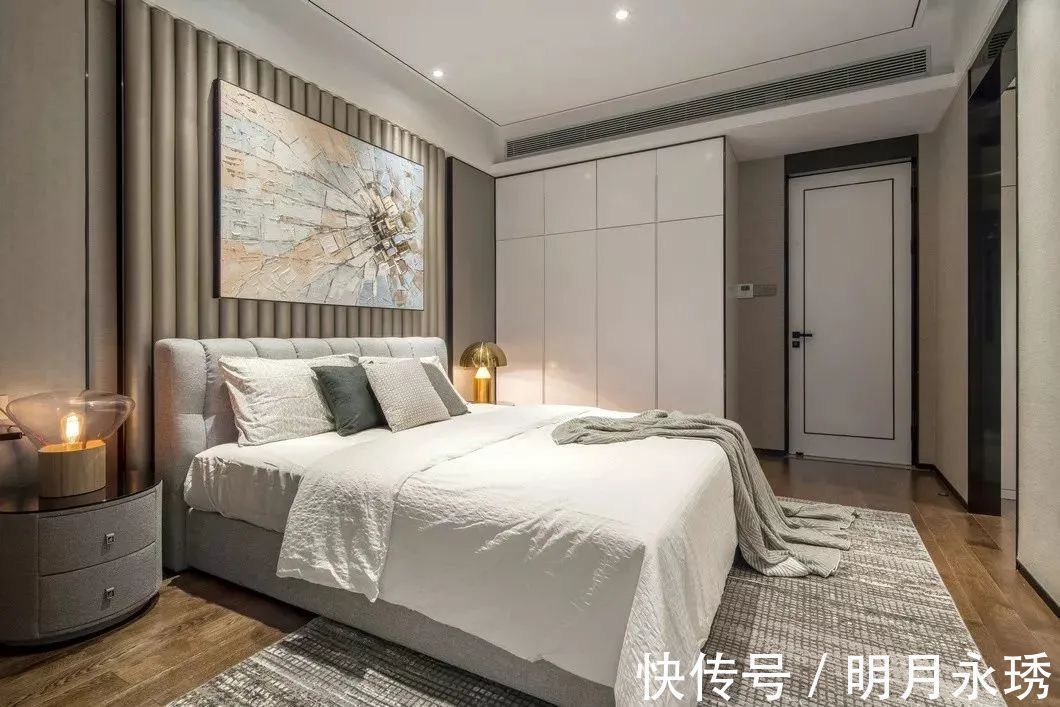 床尾凳|246㎡现代大平层,简约大方的空间,时尚优雅的布置,高级档次