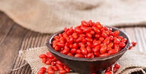 延缓|女性要坚持吃3种食物，排毒养颜，延缓衰老，有益健康