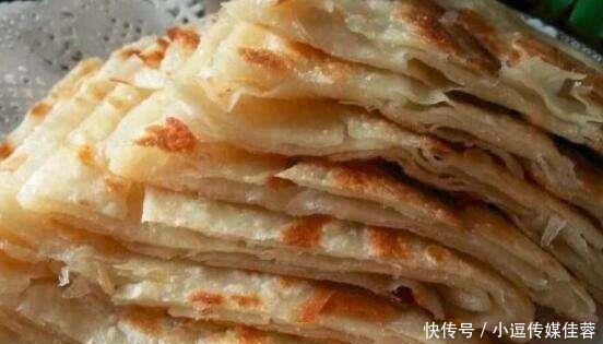 食用|在家烙饼为啥总发硬?面点师:做好这几点,柔软起层,放凉也不硬