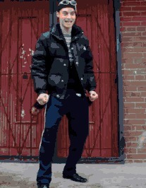 |搞笑GIF:不知道该哭还是笑 一进门看到男友偷用我的东西