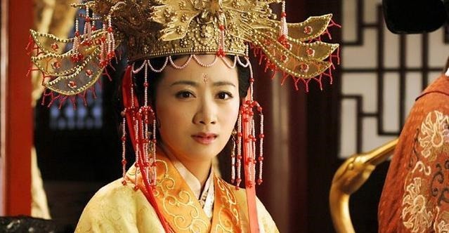红楼梦&贾元春是不是皇后其实,王熙凤早已一语道破!