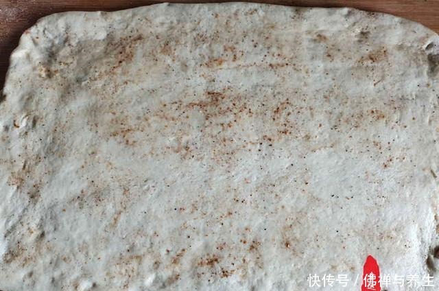 有的人爱吃花卷却不会拧，看看我介绍的这两种方法，简单易操作