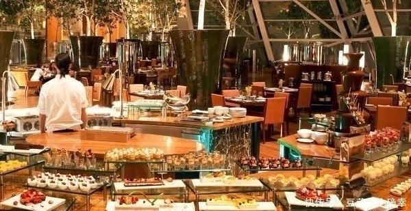 透漏|自助餐老板透漏:吃自助餐不拿这4种食物的顾客,是真正的行家!