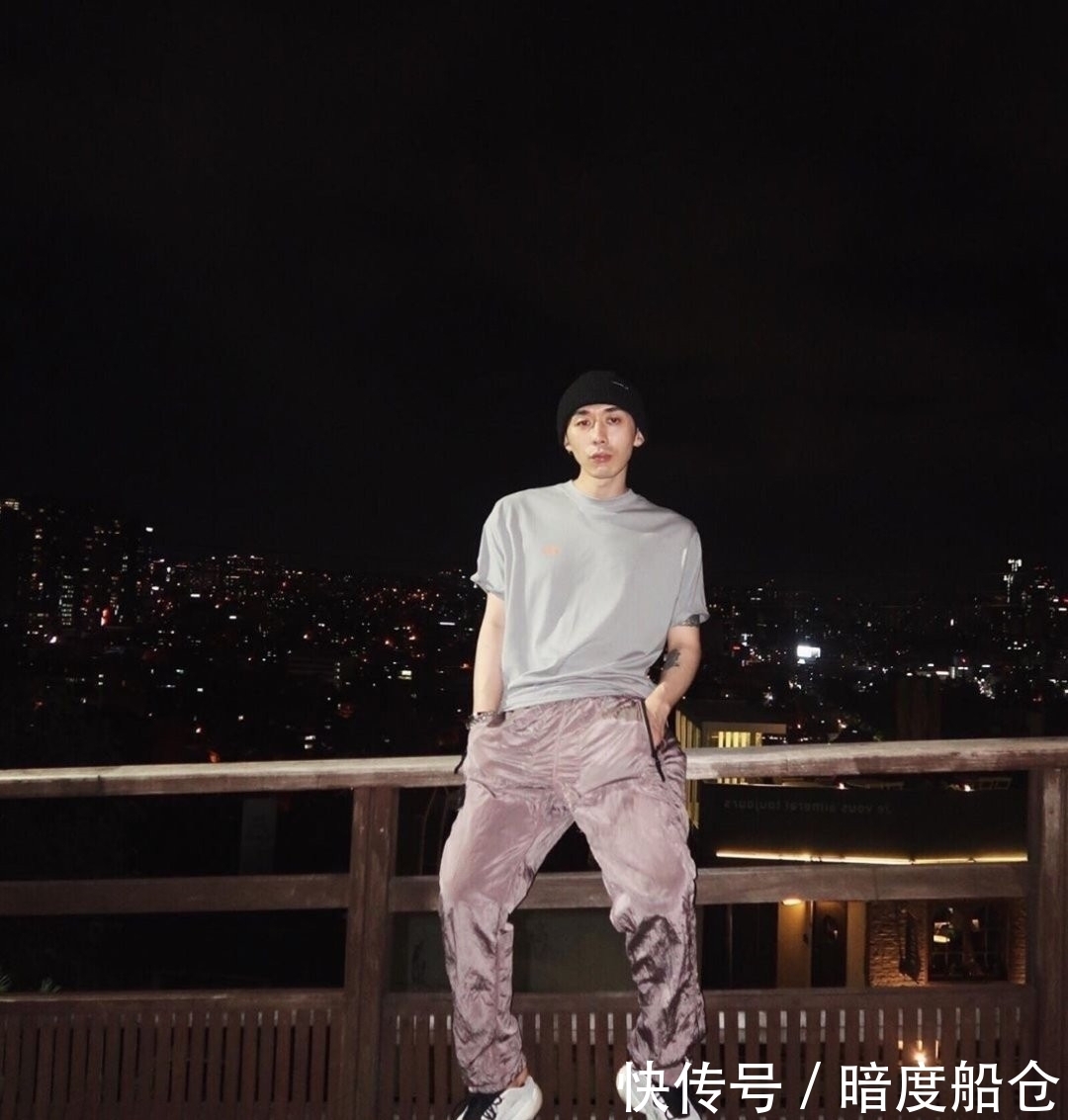 精神|Rapper都是精神小伙?他来打破你的偏见!嘻哈穿搭也能腿长一米八