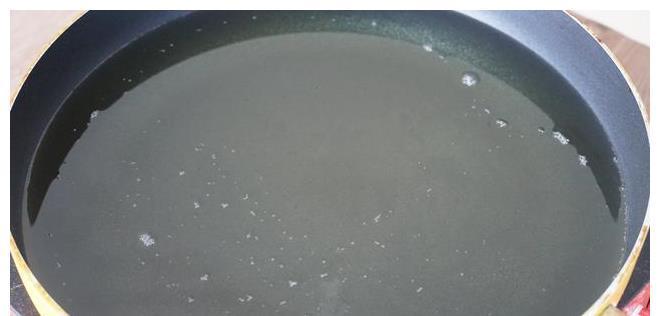 手套|油条空心有诀窍，掌握3个关键，全程不用揉面，简单又酥脆，好吃