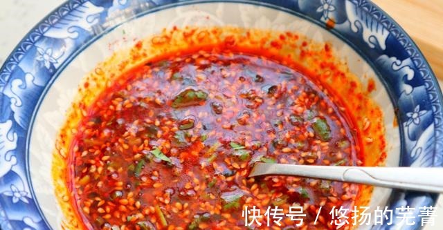 好香|入秋后，吃南瓜不如吃它，不炖不炒，团成球浇上料汁，真的好香呀！
