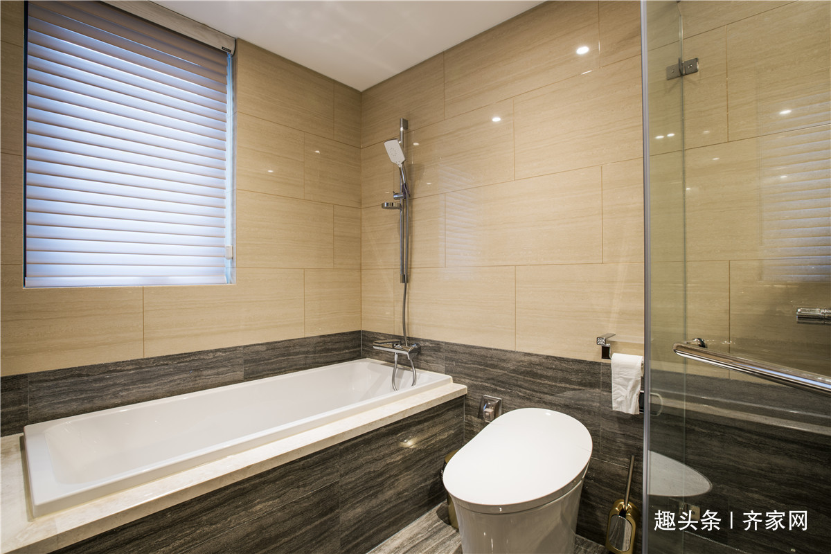 轻奢|美式轻奢三居,金属元素光泽感与设计交融,营造雅致与奢华!