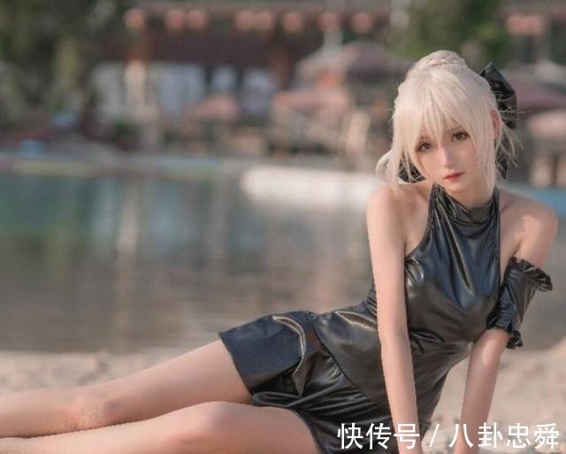 动漫|当年因为“JK少女”,导致漫展禁止穿胶衣,奥特曼粉丝怎么办?