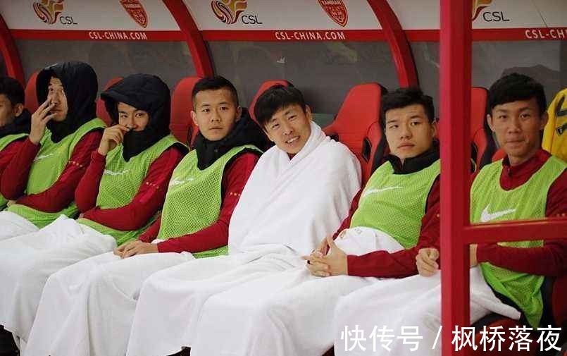 赛季|在外漂泊2年终于熬出头?25岁妖刀得到中超冠军召唤,即将归队!