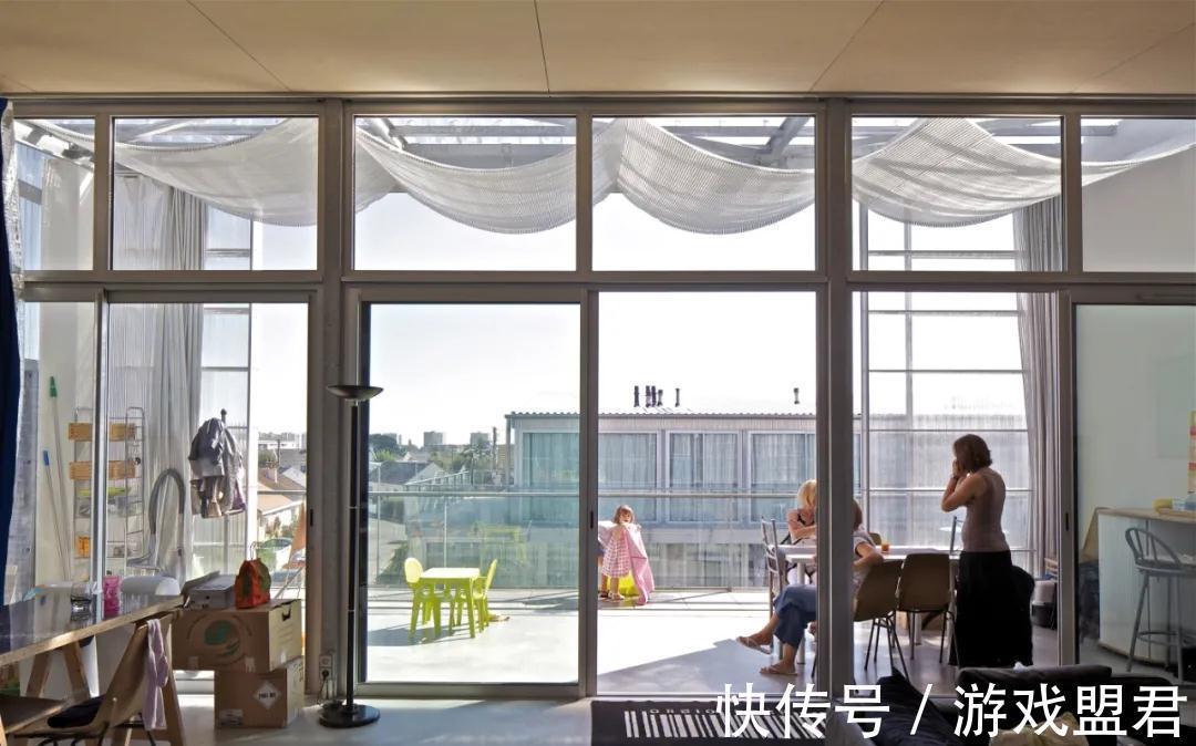 重装|头回见有人这样封阳台,好聪明,真想把家里的阳台拆了重装!