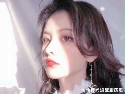 女生|女生若拥有这“3脸型”,尽量留起长头发,男神多半“倒追你”