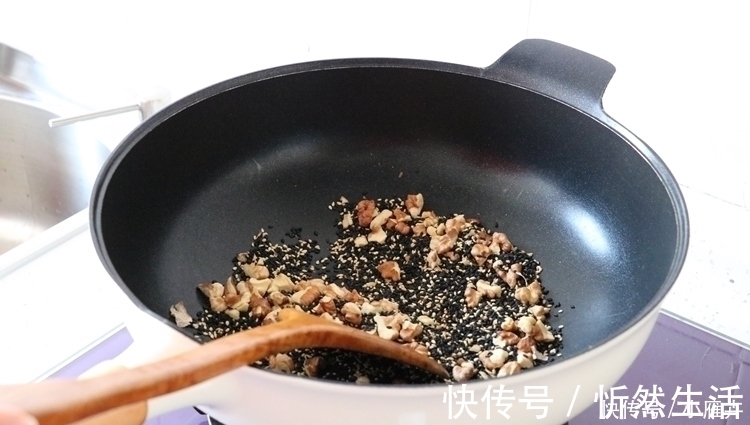 芝麻糖|它是“穷人的阿胶”，一斤十几块钱，隔三差五吃，气血两旺显年轻