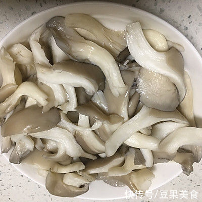 猪肉味|小白都能学会的素酥肉，不仅简单还美味