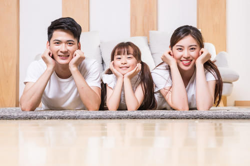 洋洋|什么家庭的孩子第一天上幼儿园不会哭?高级幼师:无非是这些家庭