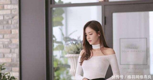 淡雅|路人街拍, 小姐姐一字肩黑白搭配裙装, 白皙丰满身材清新淡雅