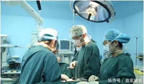 剖腹产|孕妇怀孕11个月还不生,医生强行剖腹产,孩子出生后全家乱成一团