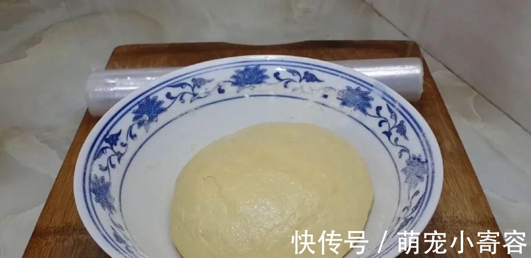 麻花|面粉别炸油条了，撒2把芝麻，外皮焦脆又香甜，比油条麻花好吃