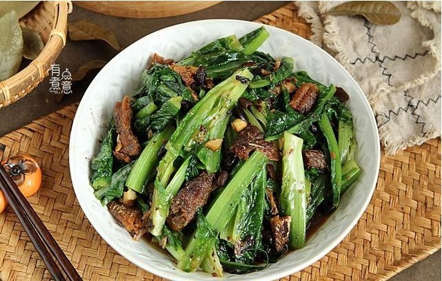 夏天家人最馋的菜,炒一炒就能上桌,开胃又下饭,三天不吃馋得慌