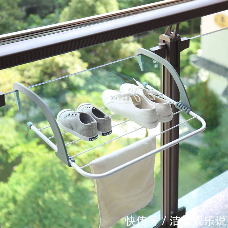 晾衣杆|难怪嫂子是干过家政的,晒衣服从不用衣架,那样做,邻居效仿