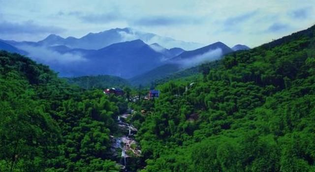 山景|杭州有一个不知名小山景，名字好听好记，四周峰峦叠嶂，群山苍翠