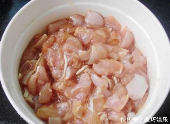 杏鲍菇炒鸡丁，爽口弹牙，营养美味，制作简单家常，味道一级棒