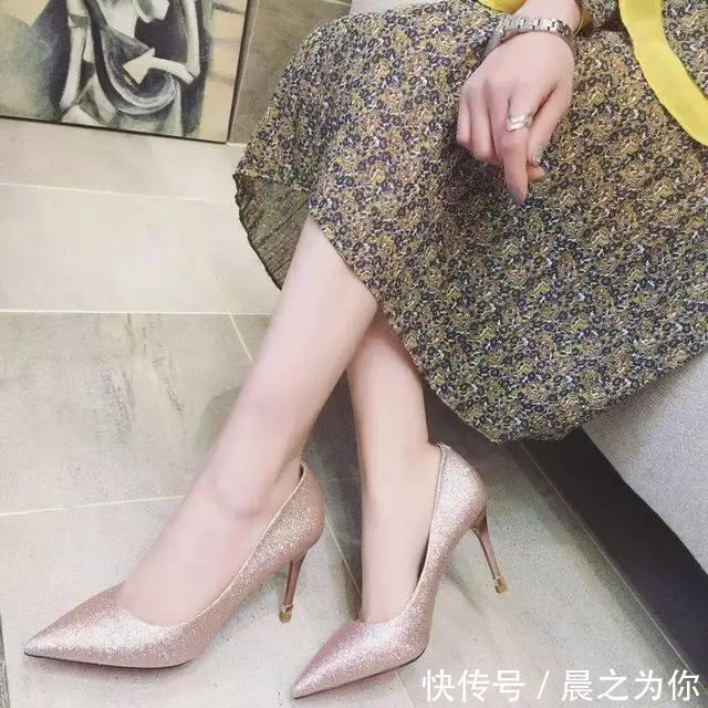 优雅 尖头高跟鞋,更是集优雅和性感于一体