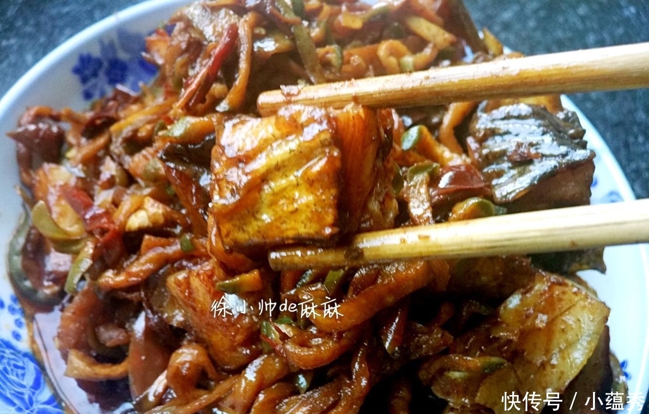 这些菜既是男人的下酒菜, 也是很好的下饭菜, 好吃又好做, 不够吃