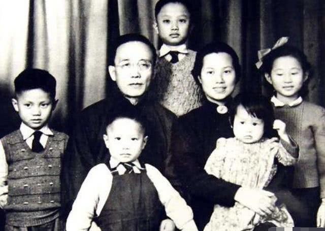 诠释|郭沫若因女人与鲁迅互怼,鲁迅只回10字,诠释郭沫若本性!