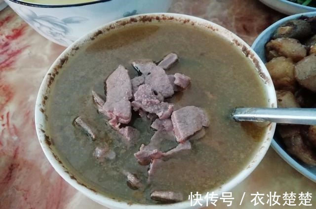 奶奶|孩子过生日,奶奶做了一桌菜,朋友圈火了,网友:我也想过生日了