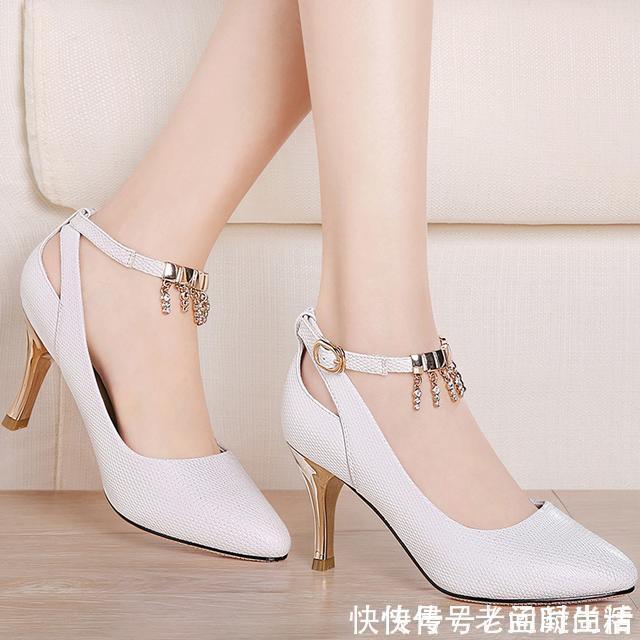 高跟凉鞋|凉鞋不用穿的跟太高,这几款穿上之后更加时尚还舒适