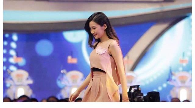男嘉宾|最低调的男嘉宾，24位女嘉宾灯全灭，孟非：他身价200多亿