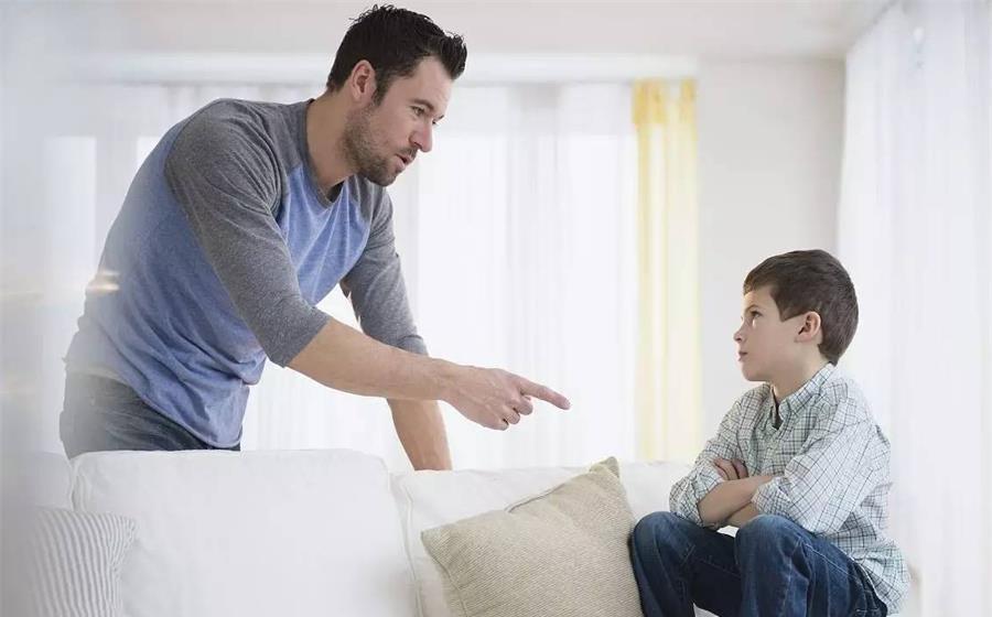 关爱|冲孩子发火,与其事后内疚,不如调整教育方式