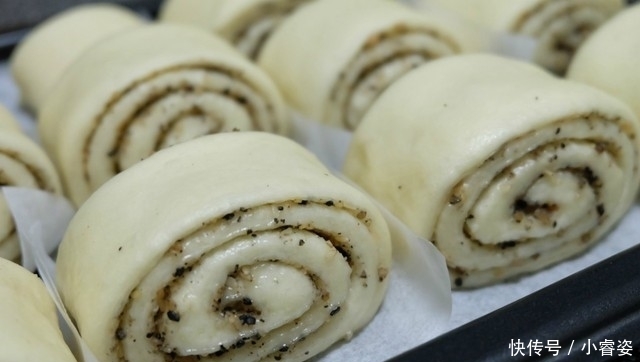 把花生芝麻做到馒头里,又香又软又美味,做法简单,孩子爱吃!