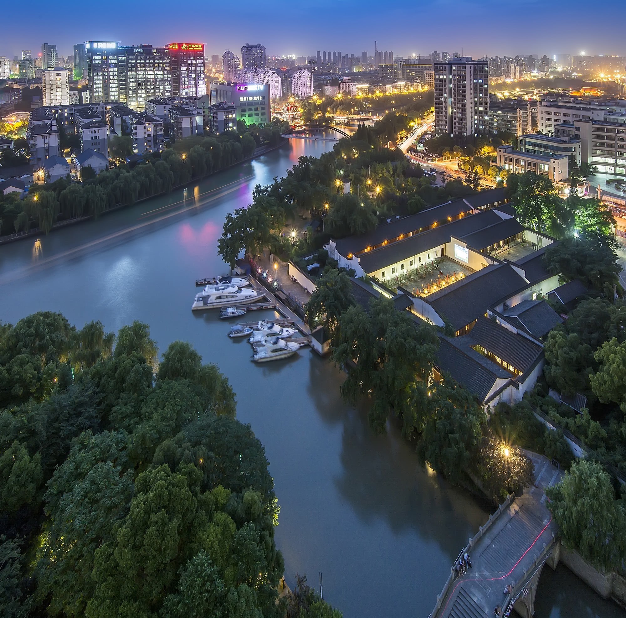 王朝|这个王朝与秦朝一样短暂，但二世皇帝做的三件大事，件件载入史册