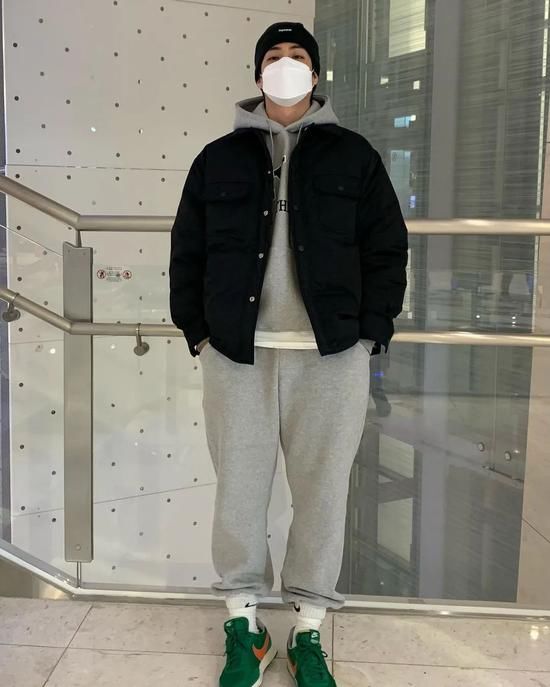 今夏令人上瘾的“校服”套装